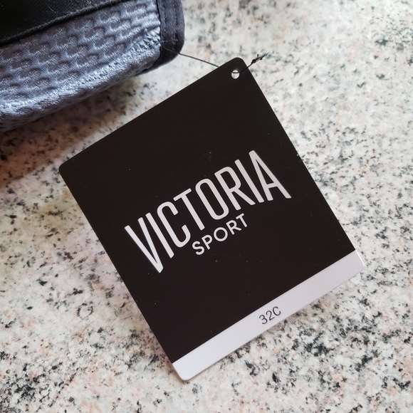 Victoria Sport Knockout Bra 32C - Picture 6 of 8